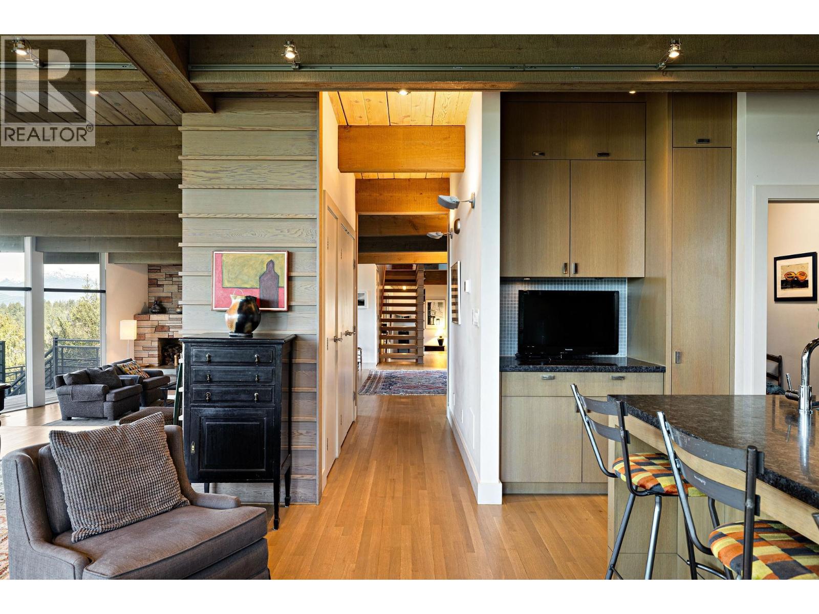 6235 OVERSTONE DRIVE, West Vancouver