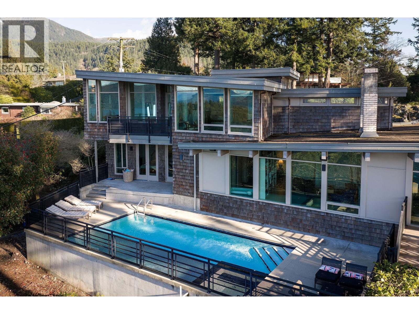6235 OVERSTONE DRIVE, West Vancouver