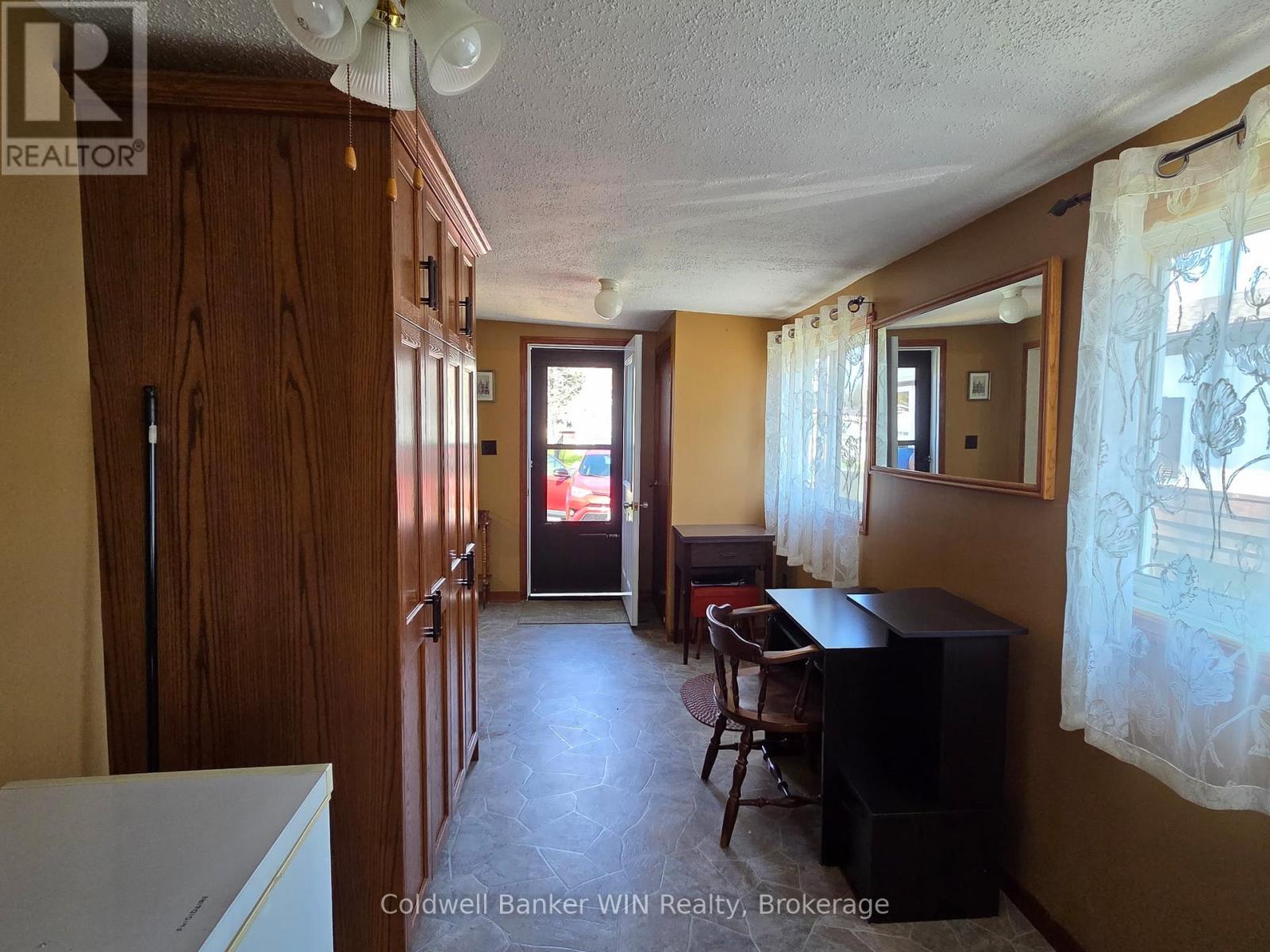 19 YORK MEWS - photo 5