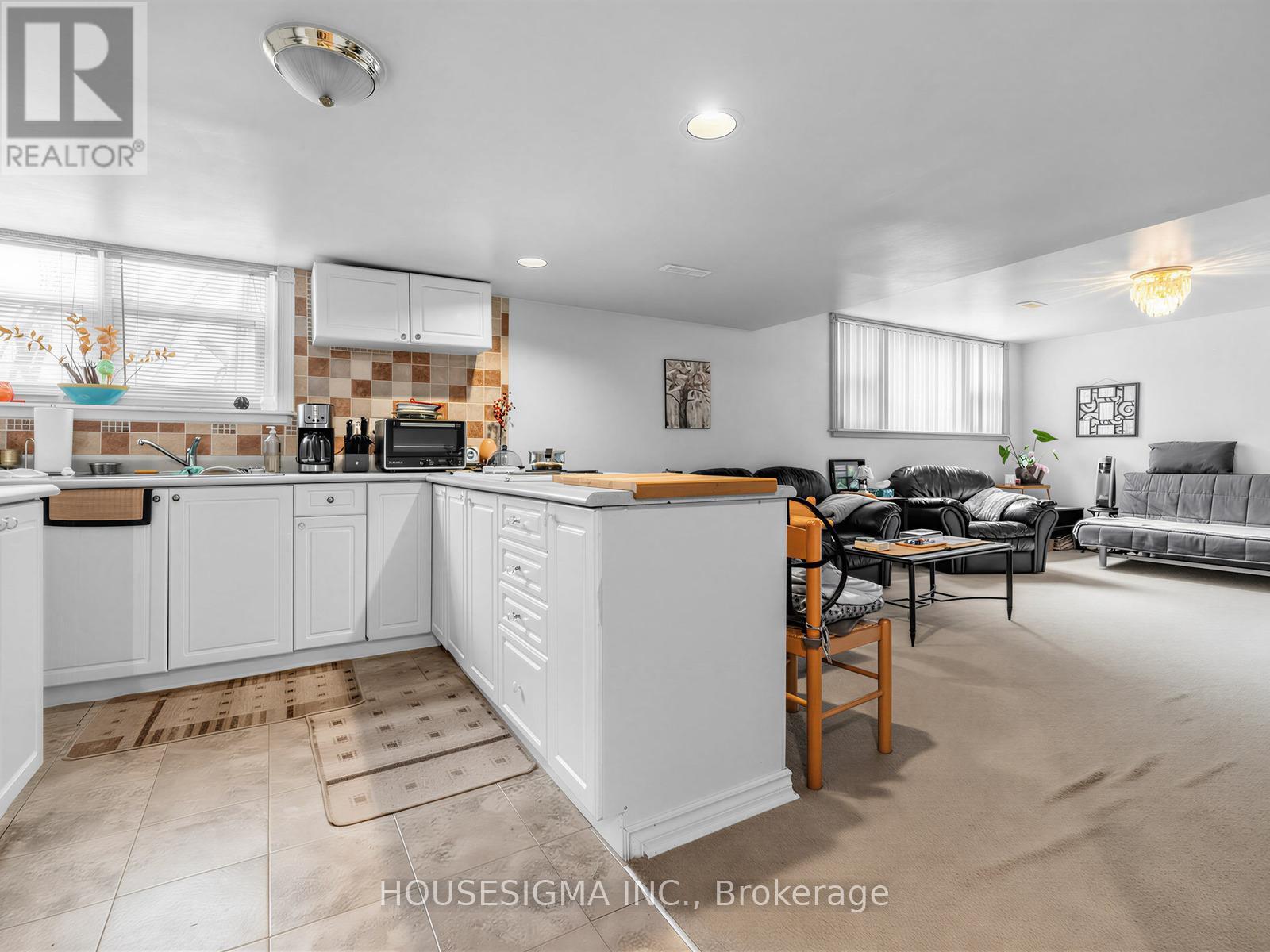 169 SLOANE AVENUE - 21