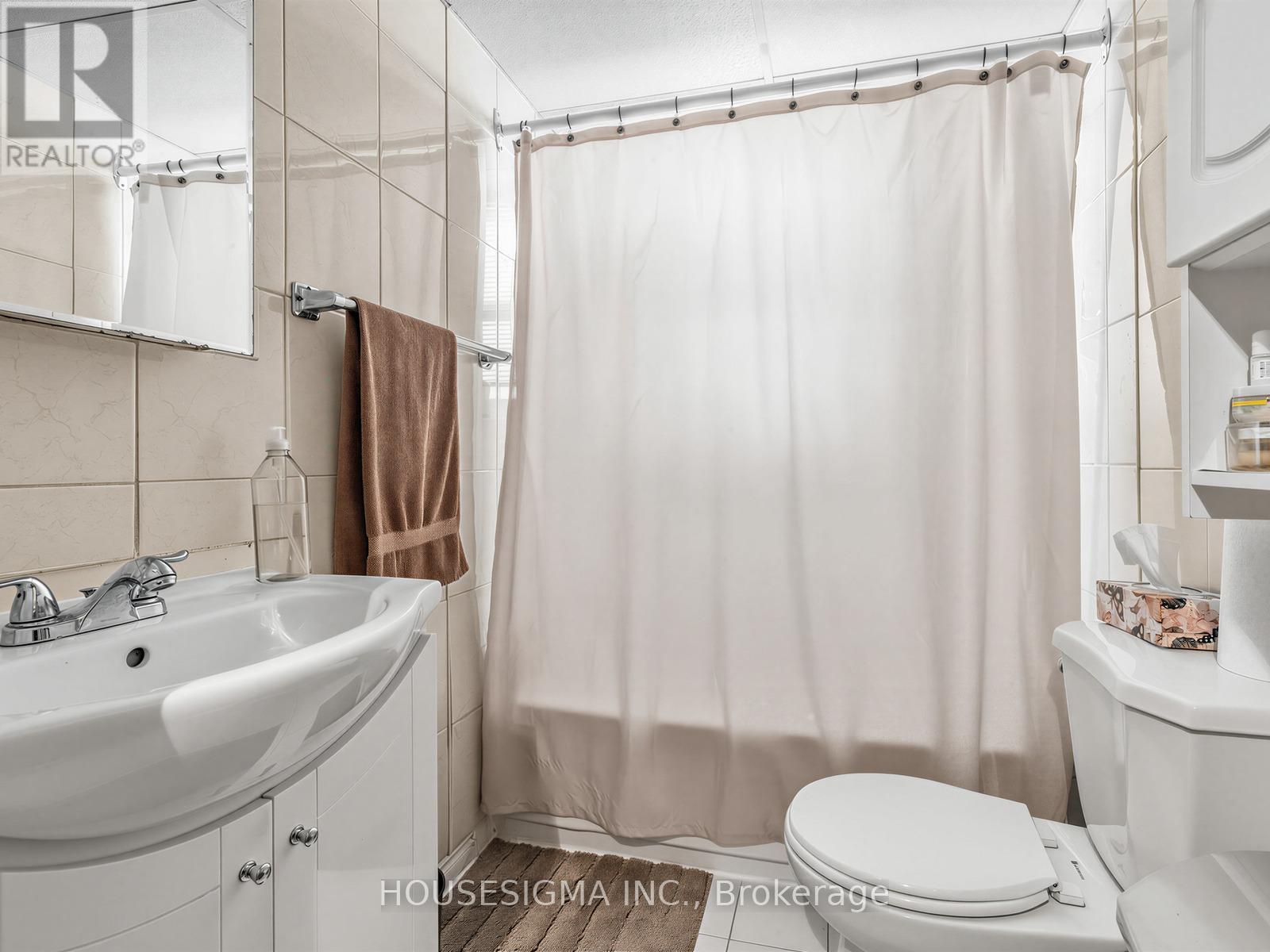 169 SLOANE AVENUE - 24