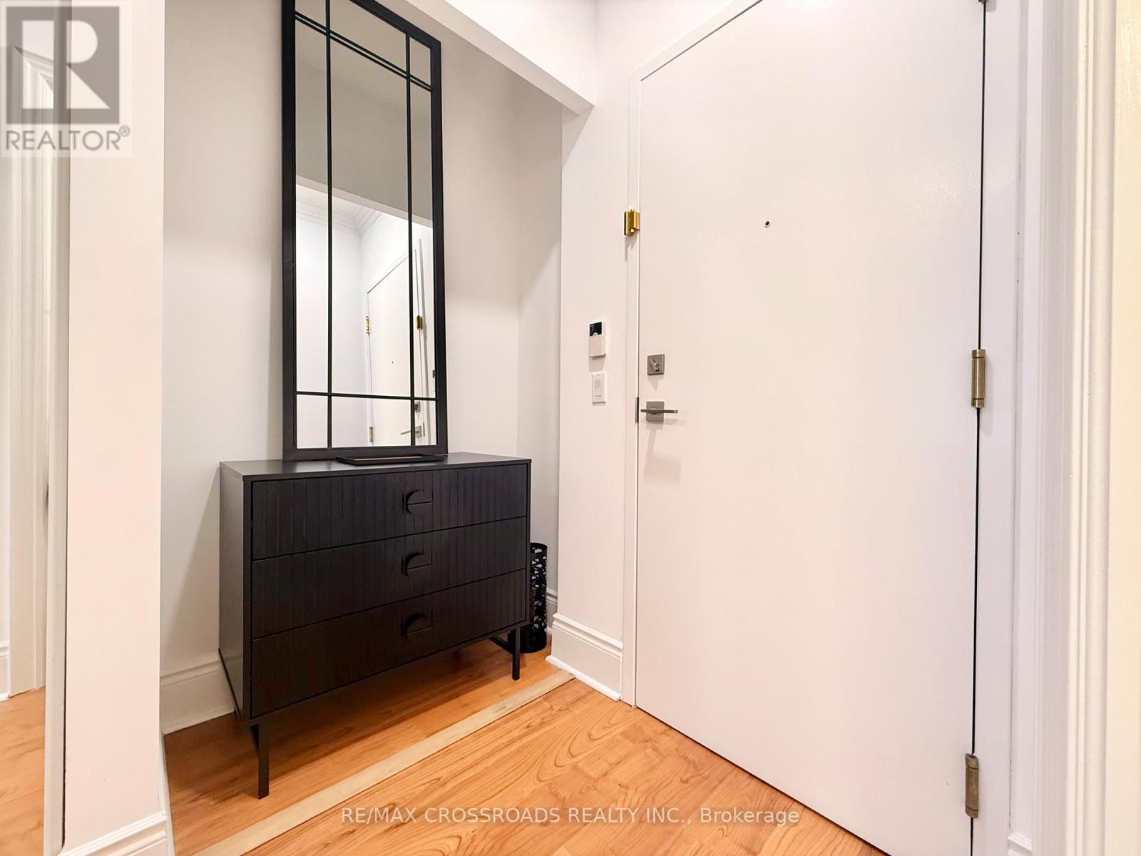 #314 10 NORTHTOWN WAY - 22