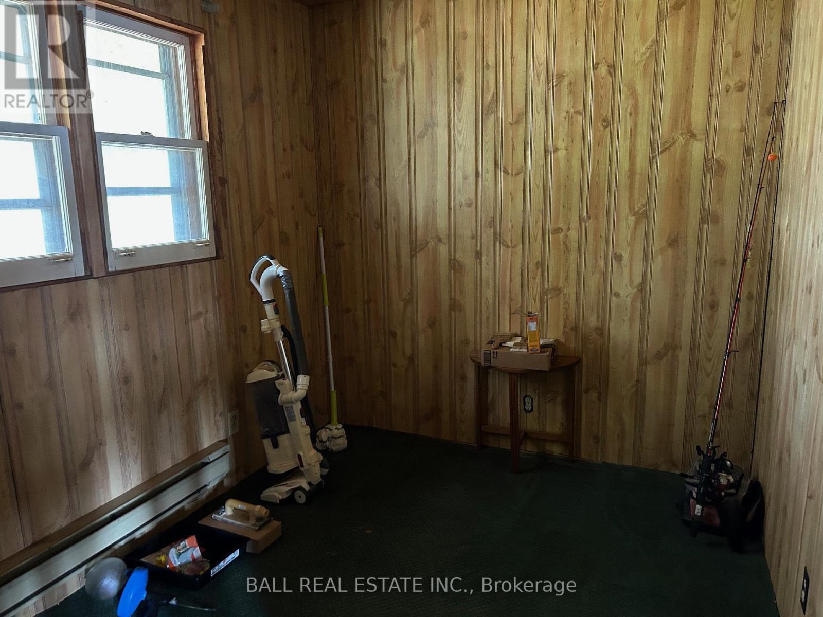 2095 WILSON LANE — photo 8