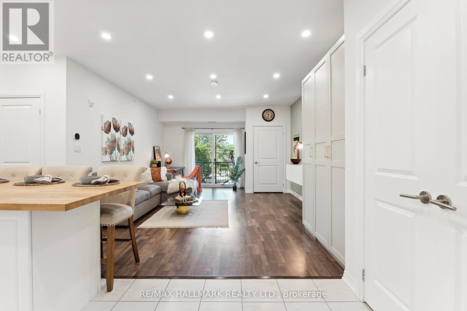 #304 157 WELLINGTON STREET E - 10