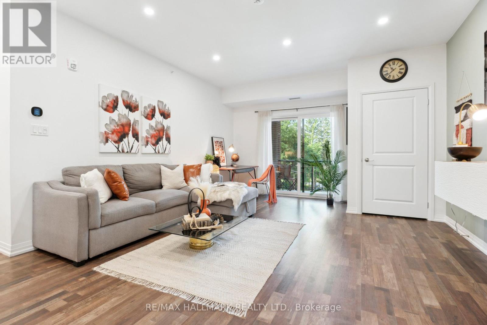 #304 157 WELLINGTON STREET E - 17