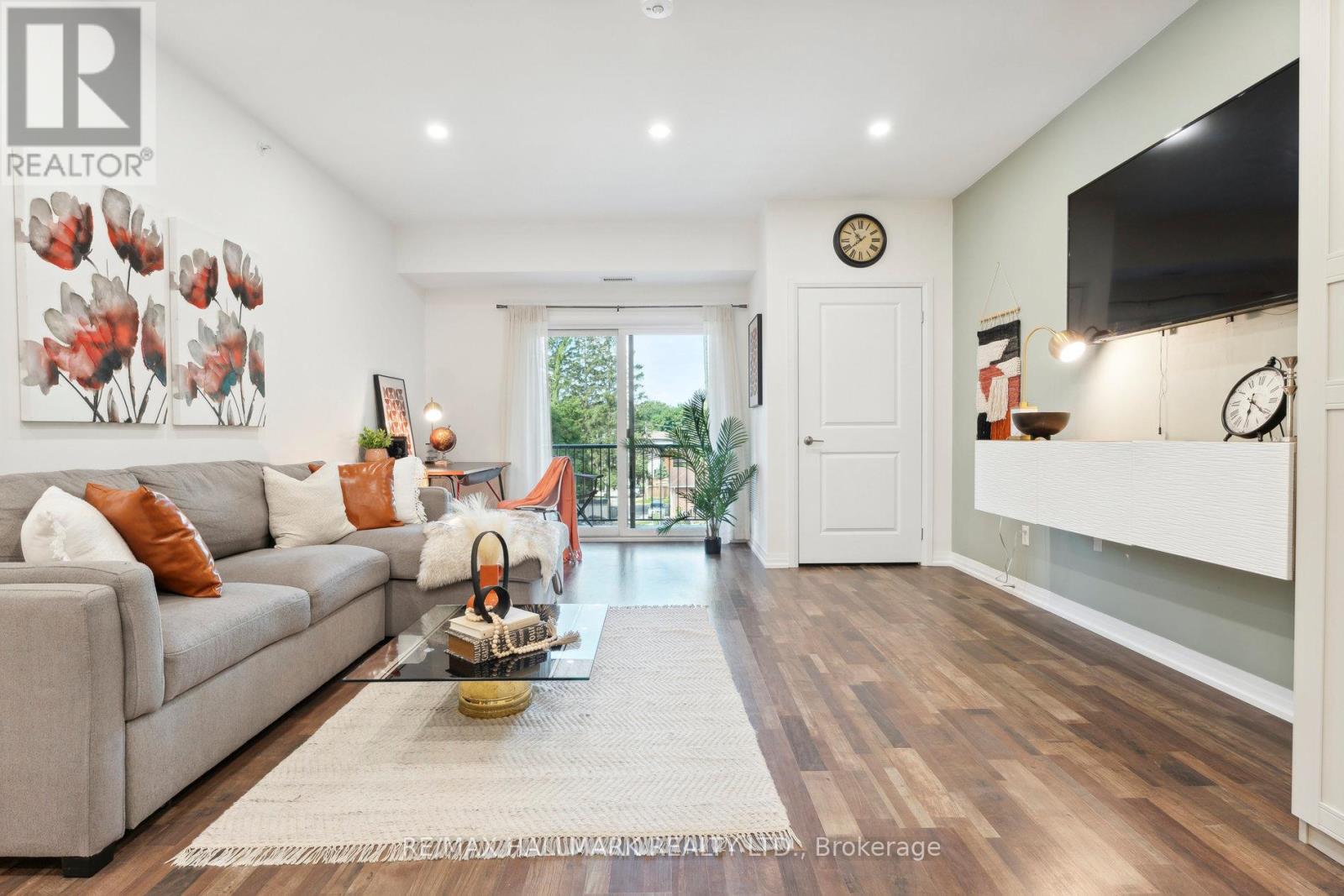 #304 157 WELLINGTON STREET E - 18