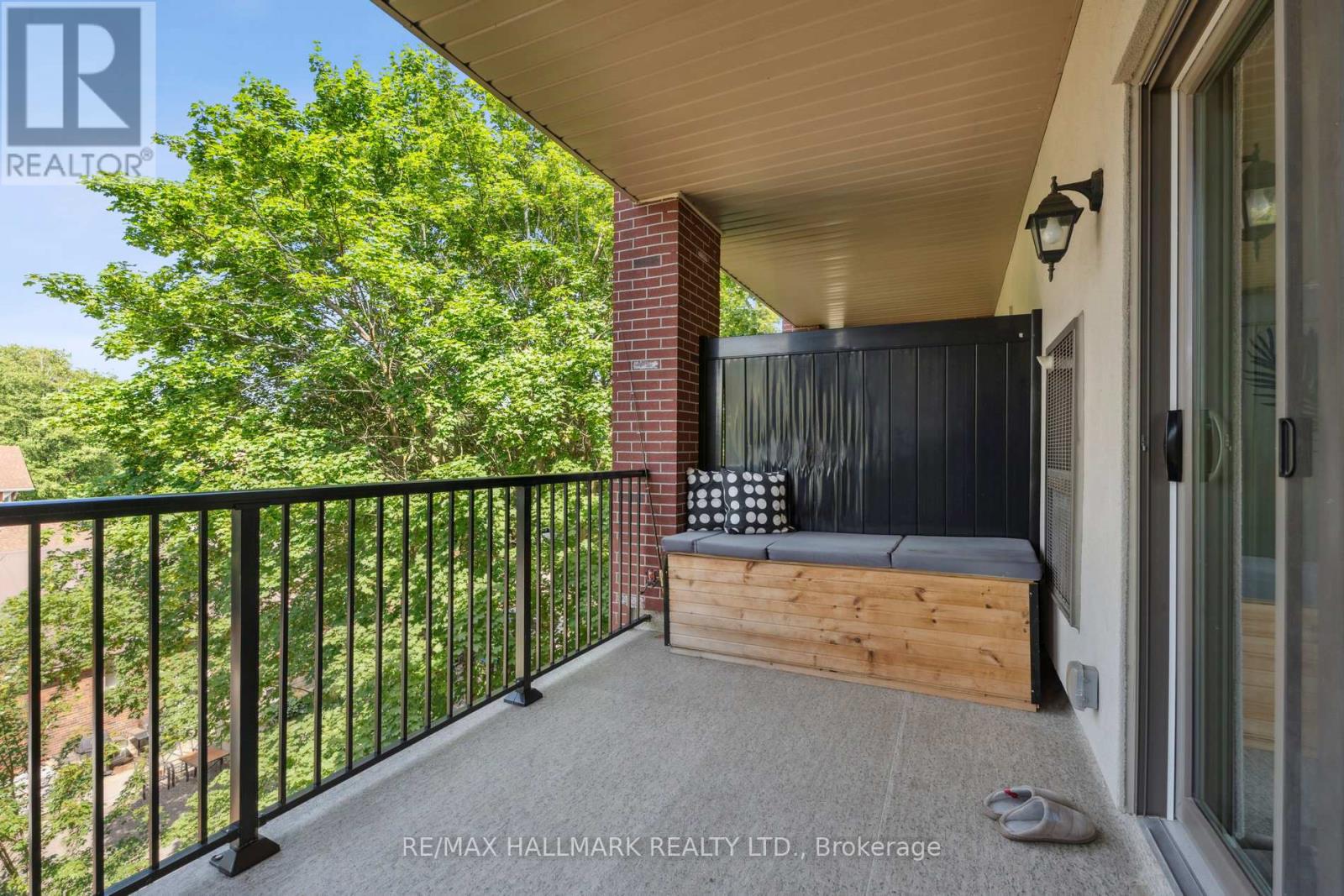 #304 157 WELLINGTON STREET E - 29