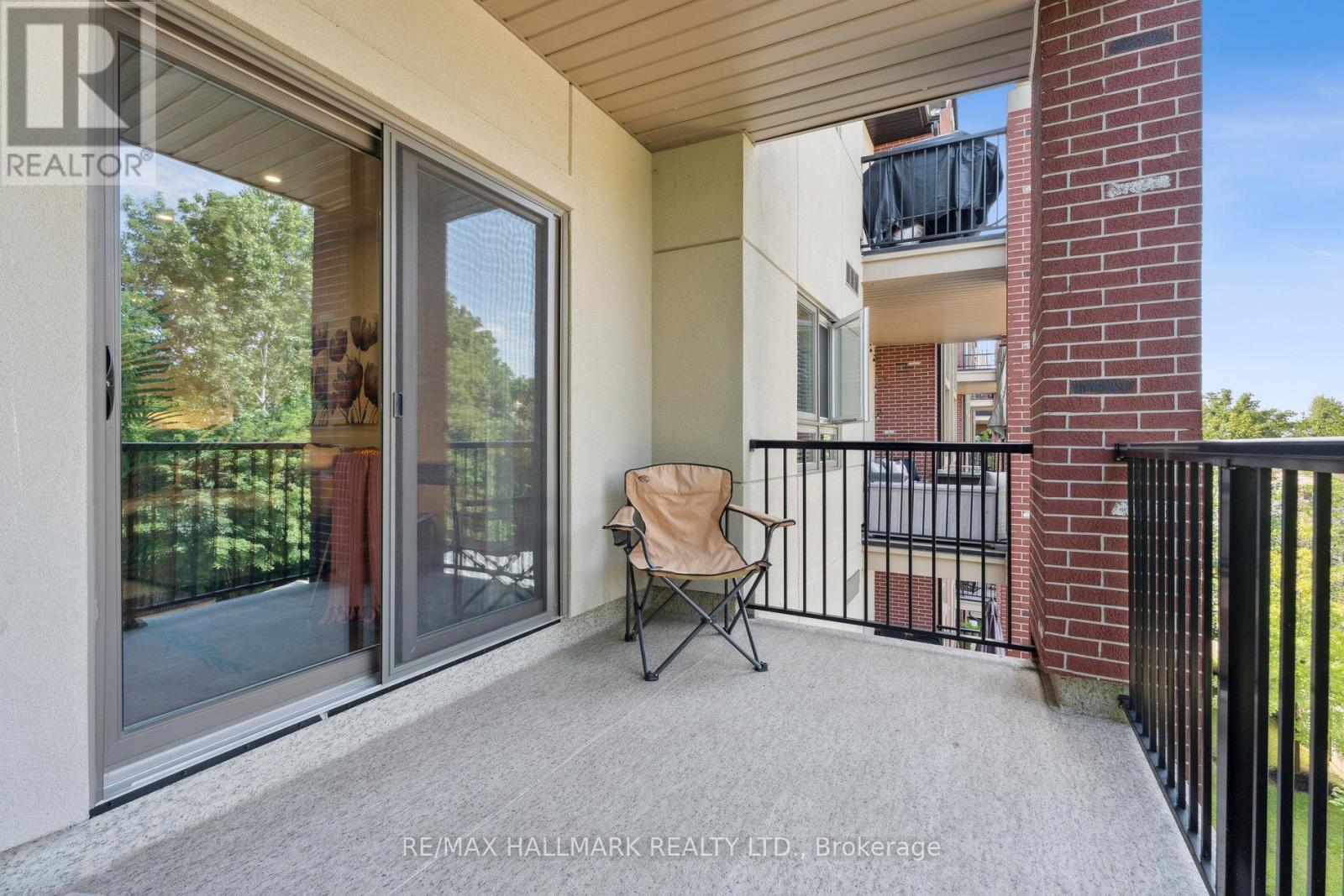 #304 157 WELLINGTON STREET E - 32