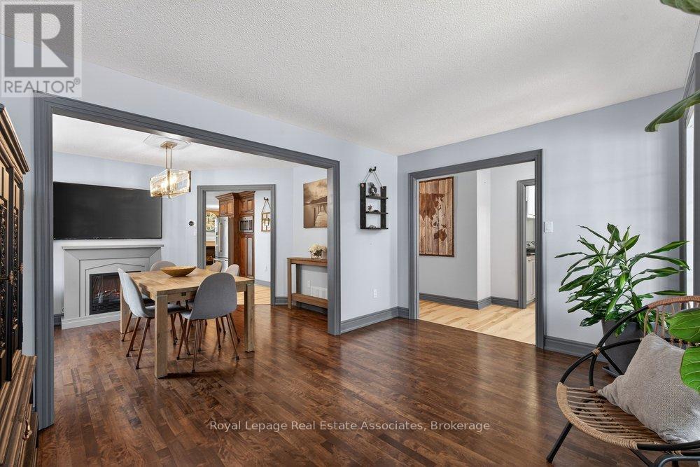 84 LOON AVENUE - photo 5