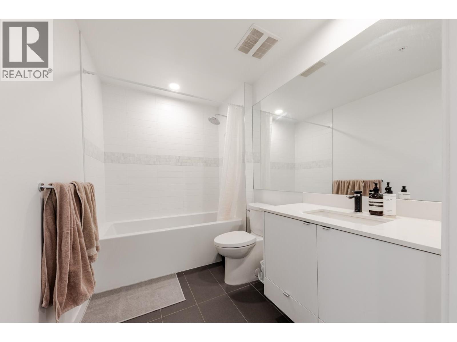 313 2345 RINDALL AVENUE, Port Coquitlam