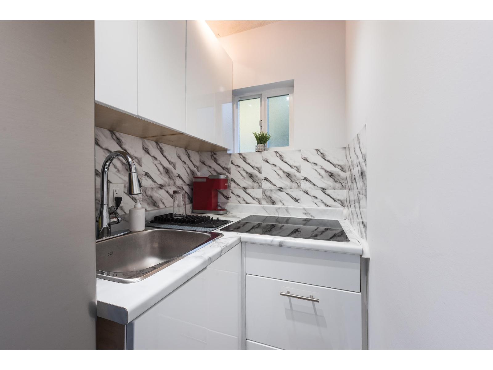 9089 PEMBERTON Place, Delta