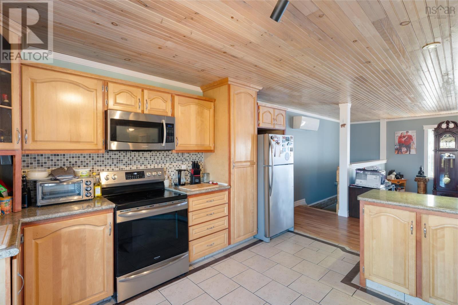 Property 20 of 40 of 3152 Shore Road W