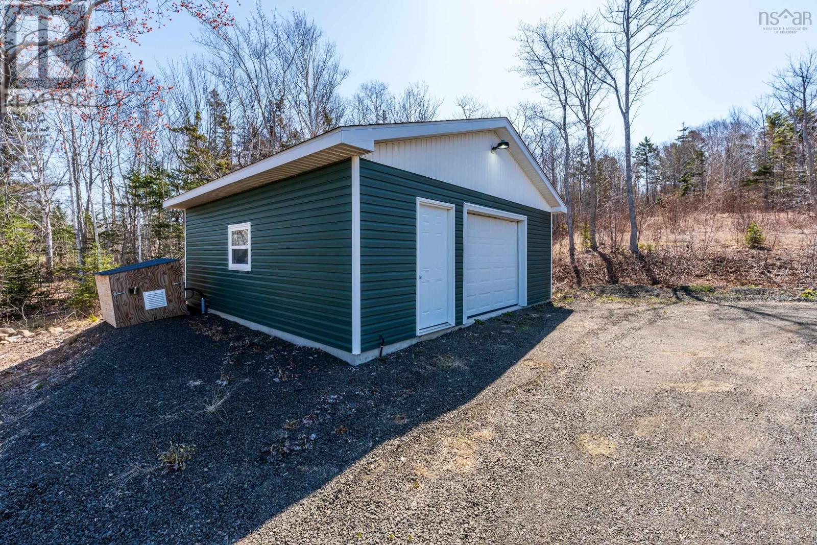 Property 36 of 40 of 3152 Shore Road W