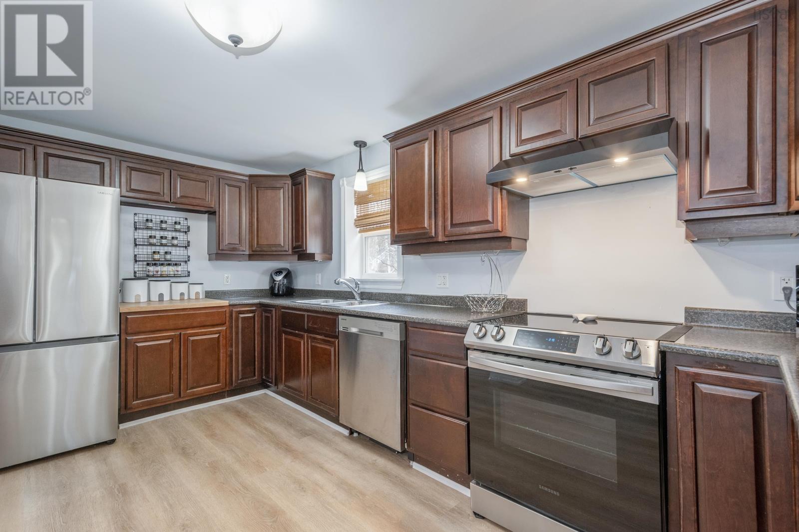 Property 8 of 31 of 1460 Park Road