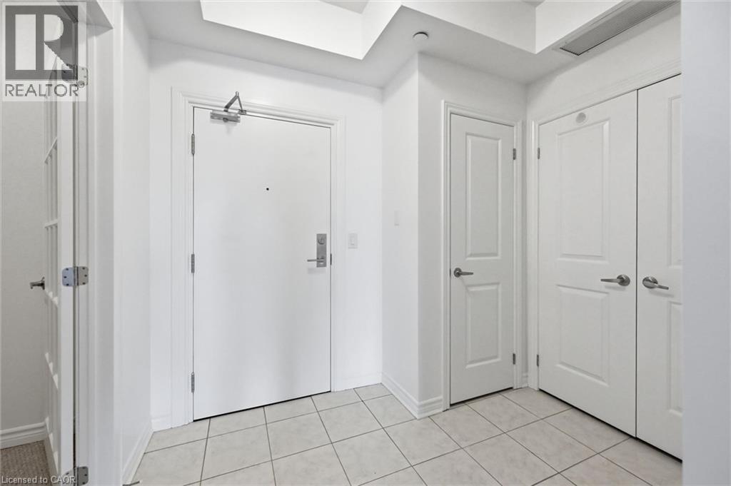 2300 UPPER MIDDLE Road W Unit# 304, Oakville, Ontario, L6M0T4 — Photo 5