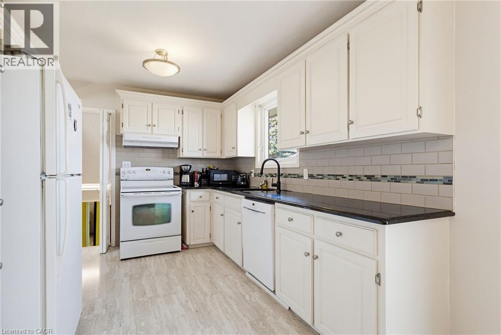 156 LAKESIDE Drive — photo 7