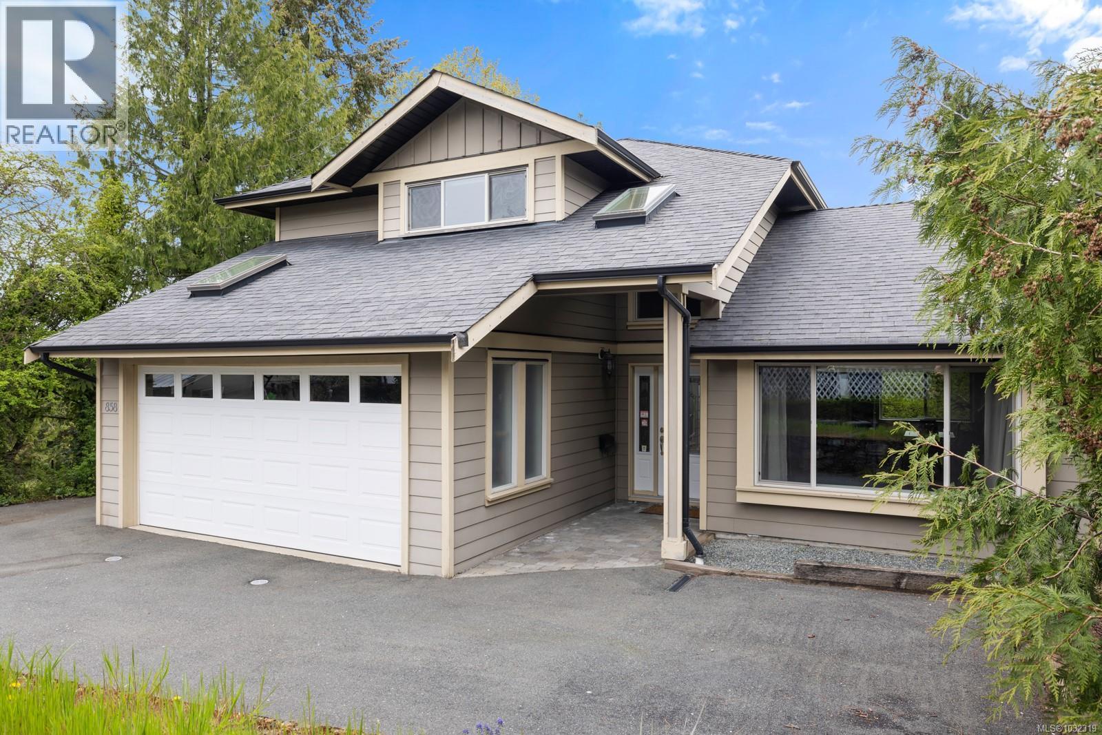  858 Selkirk Avenue, Esquimalt