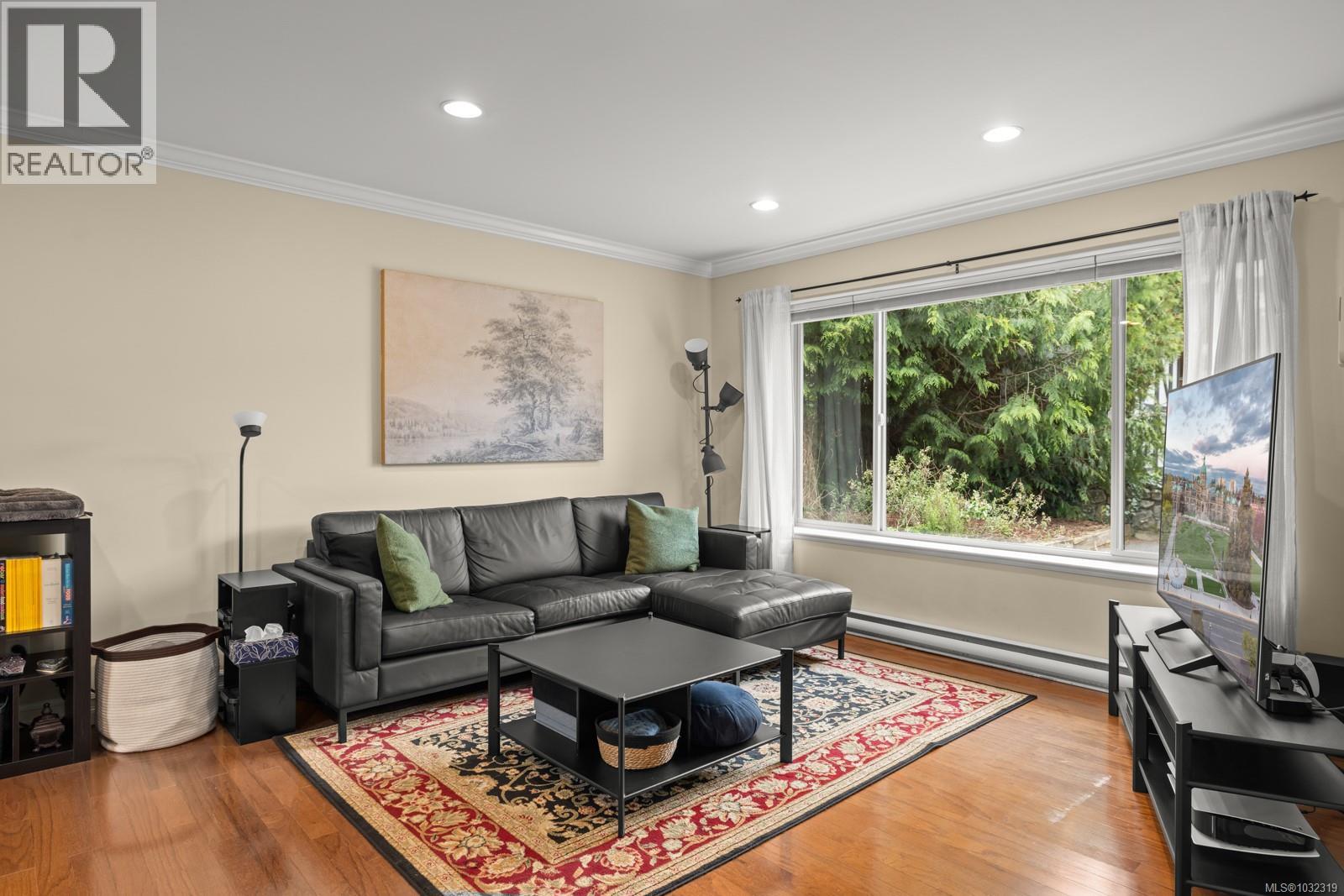  858 Selkirk Avenue, Esquimalt