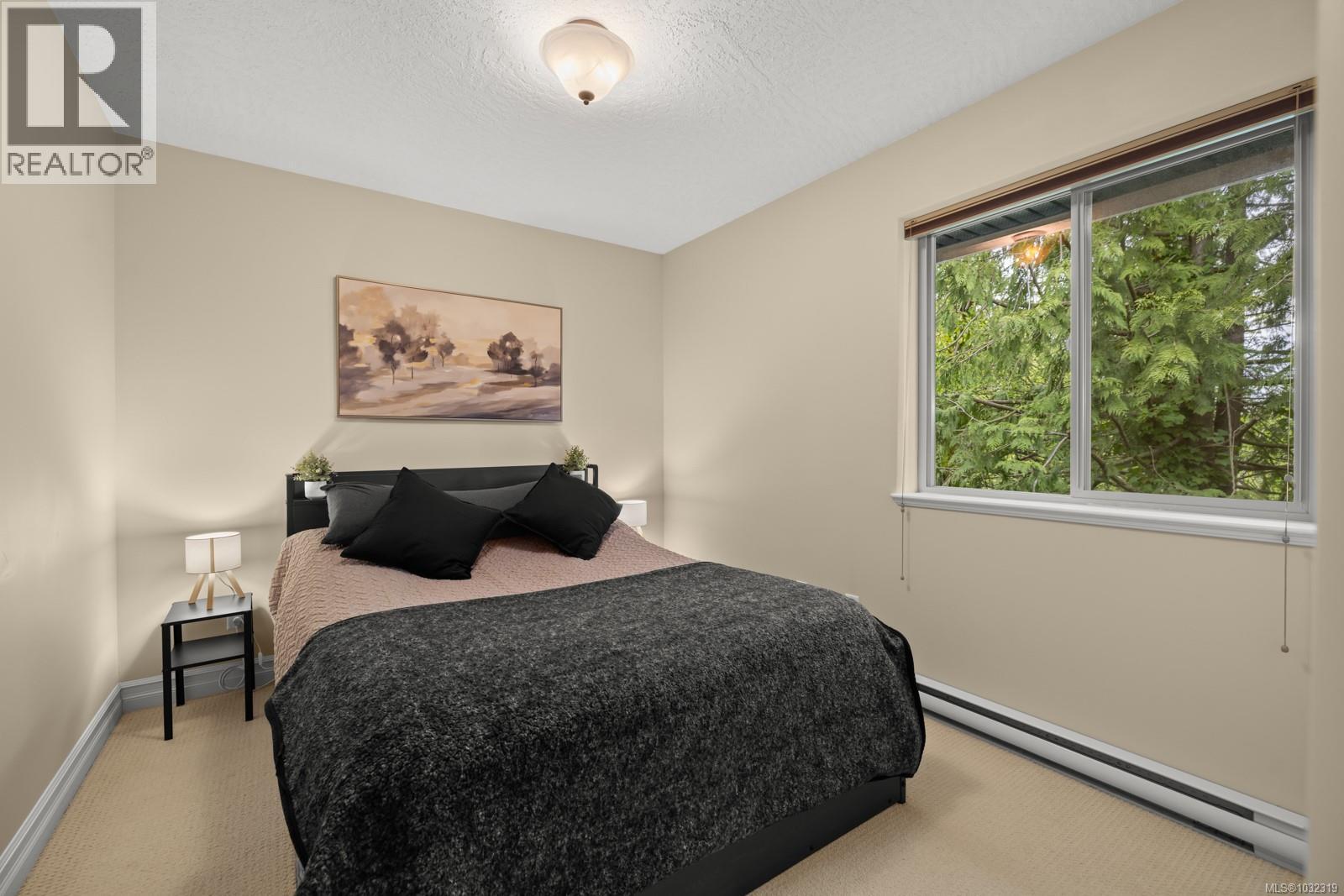  858 Selkirk Avenue, Esquimalt