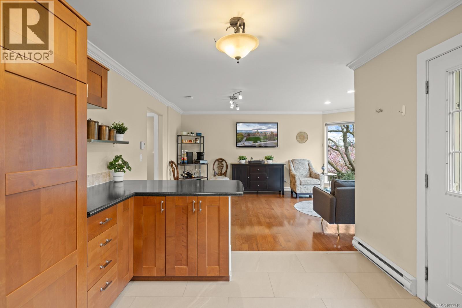  858 Selkirk Avenue, Esquimalt