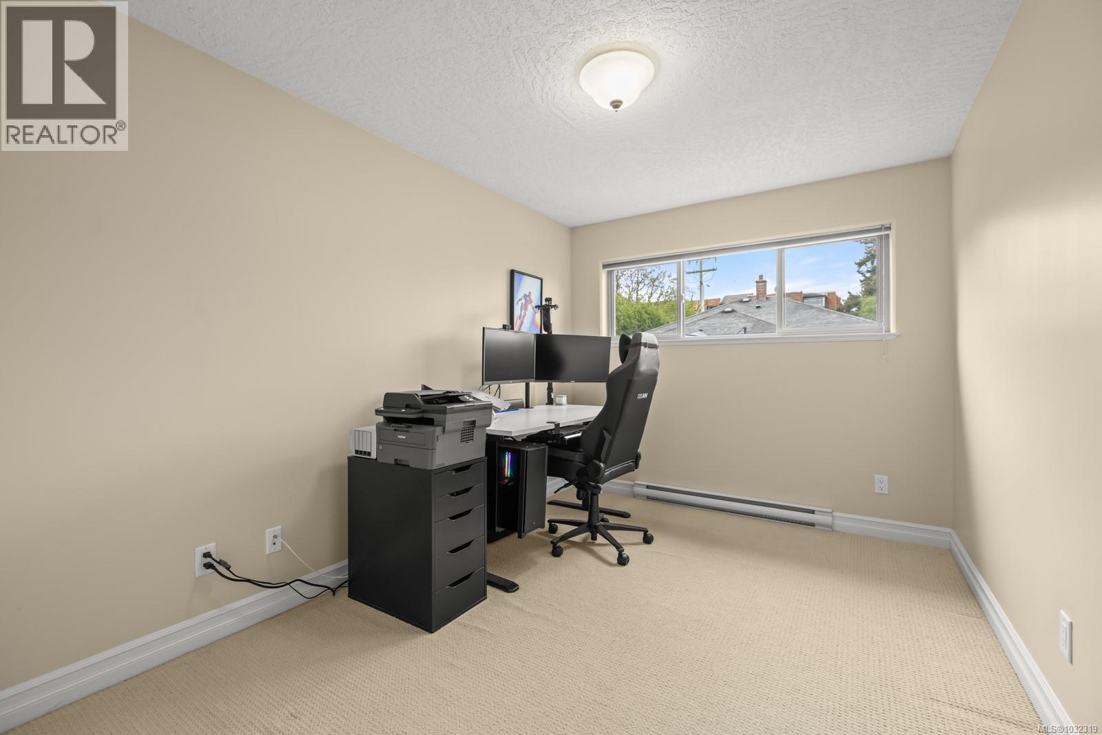  858 Selkirk Avenue, Esquimalt