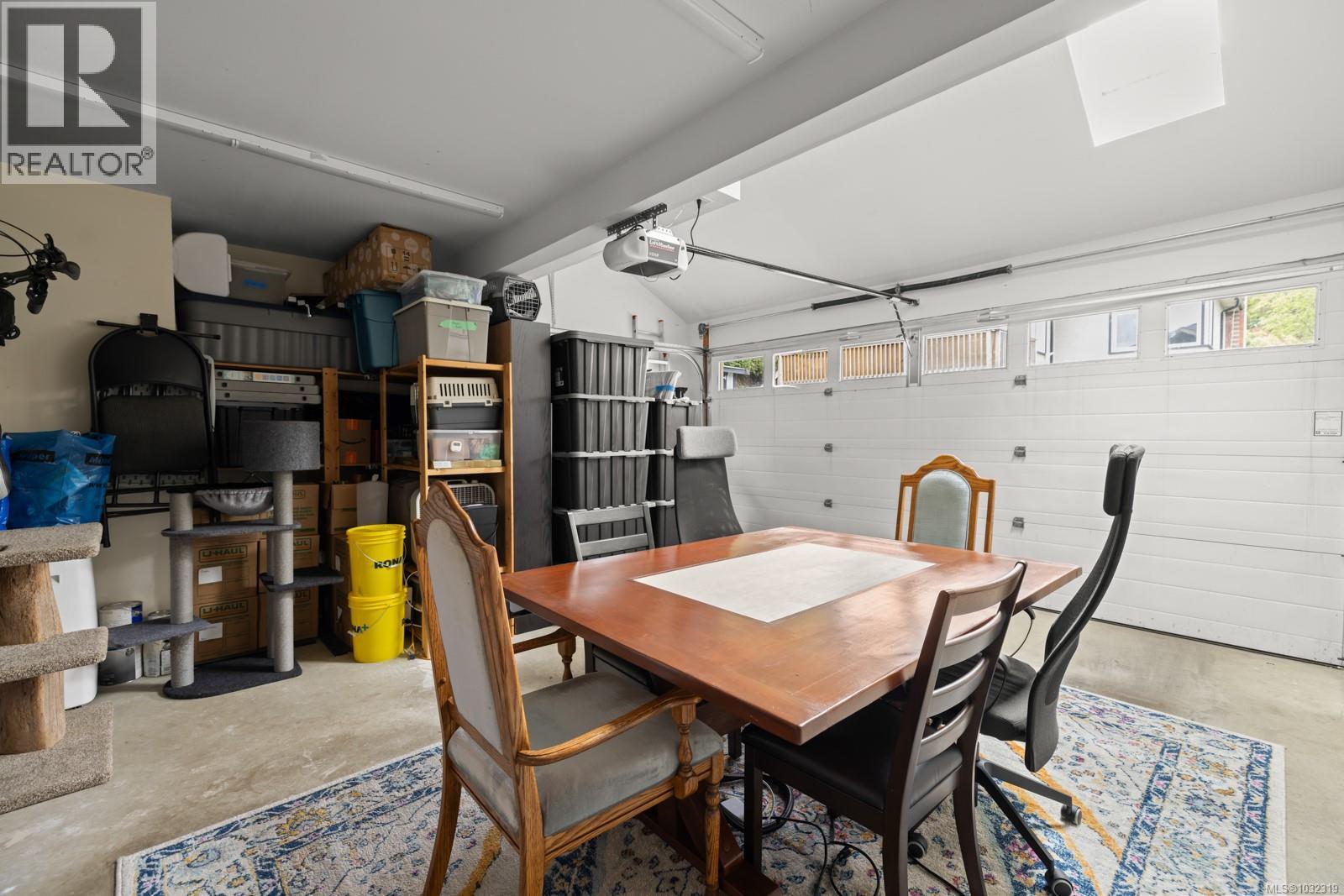  858 Selkirk Avenue, Esquimalt