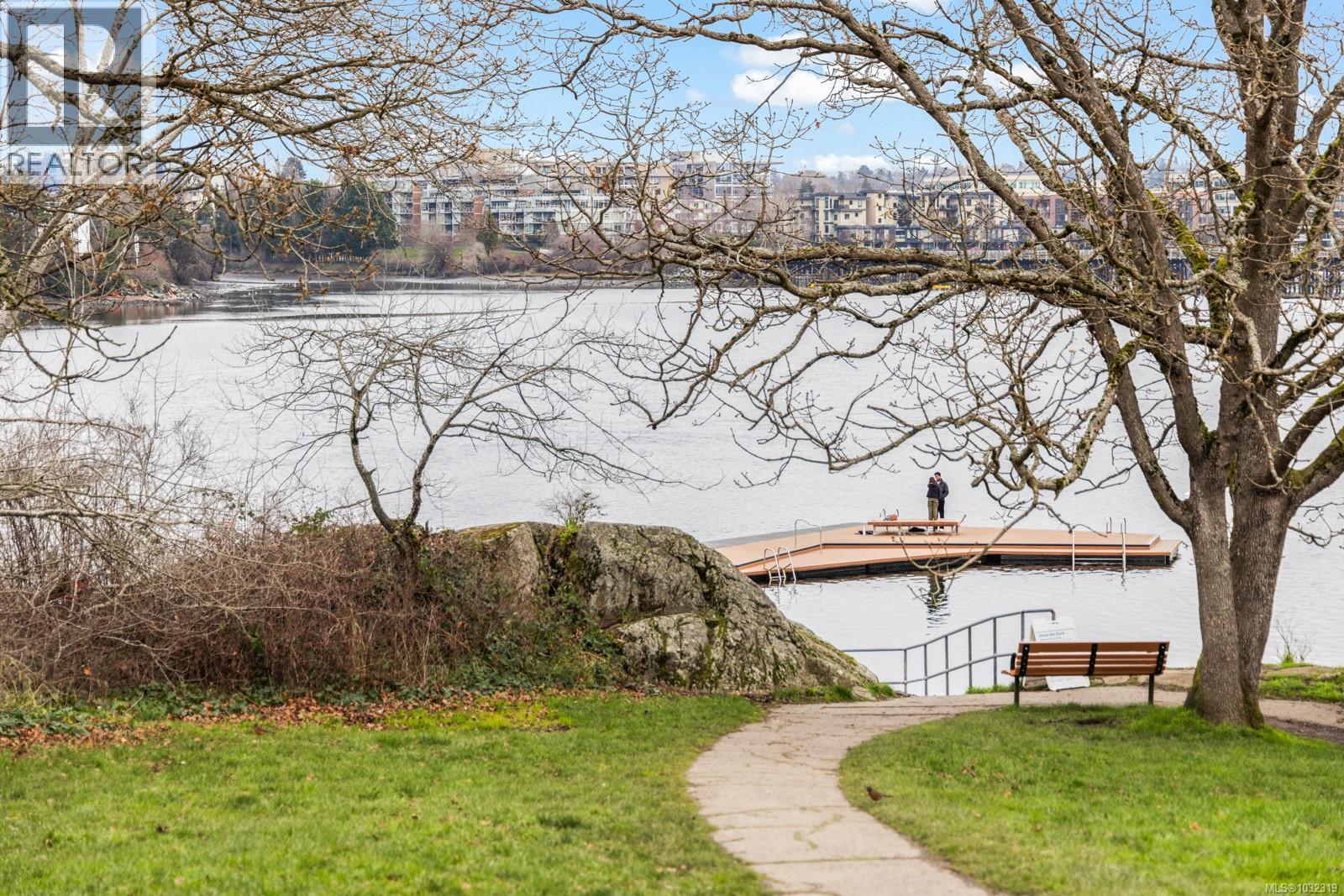  858 Selkirk Avenue, Esquimalt