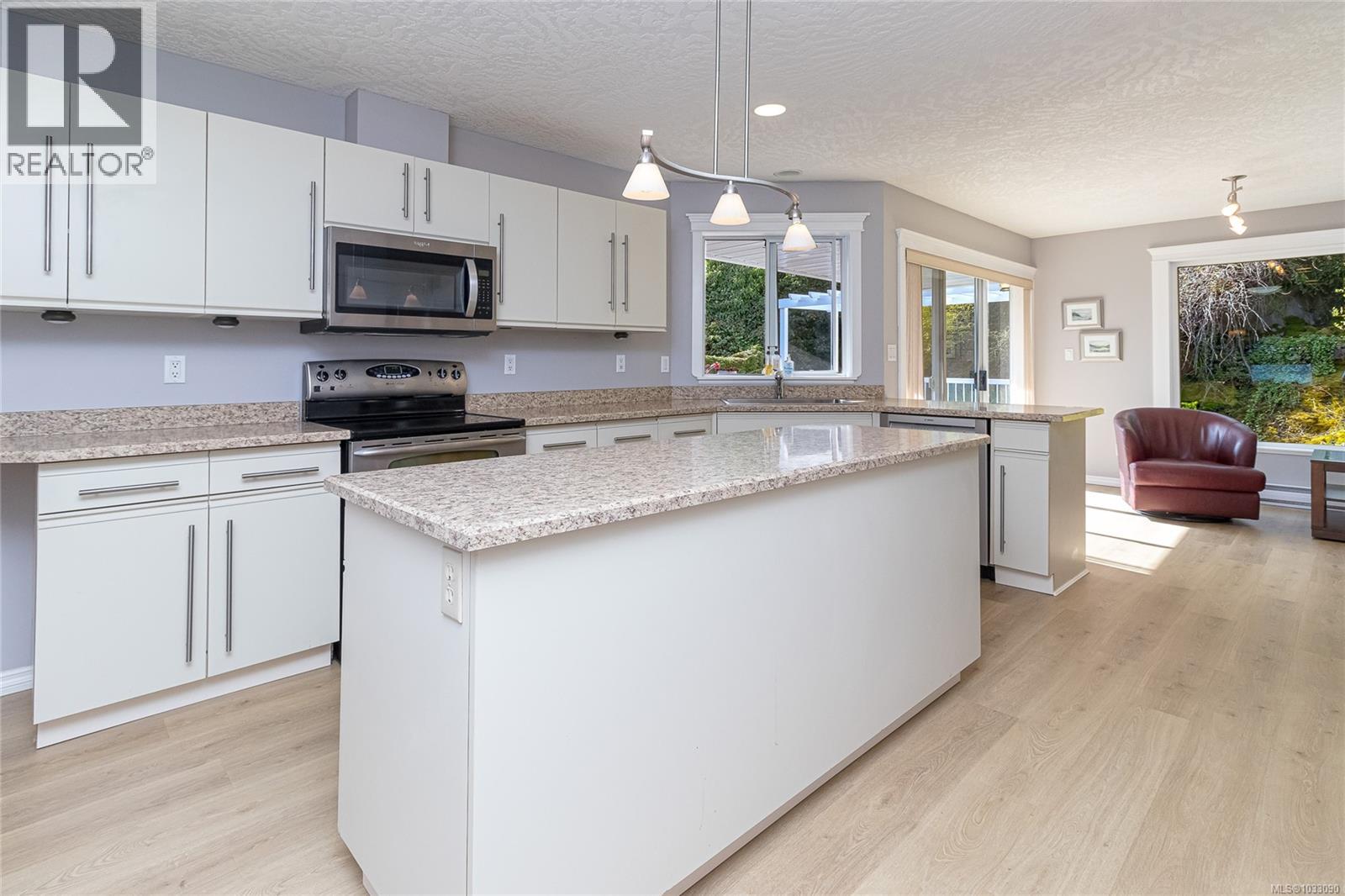 532 Marine View, Cobble Hill