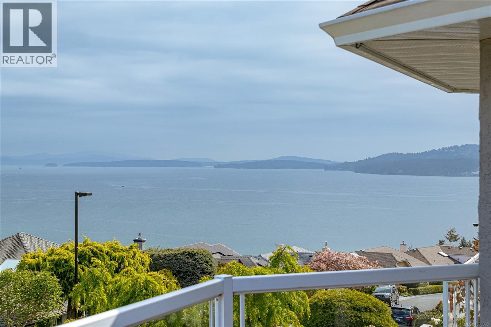 532 Marine View, Cobble Hill