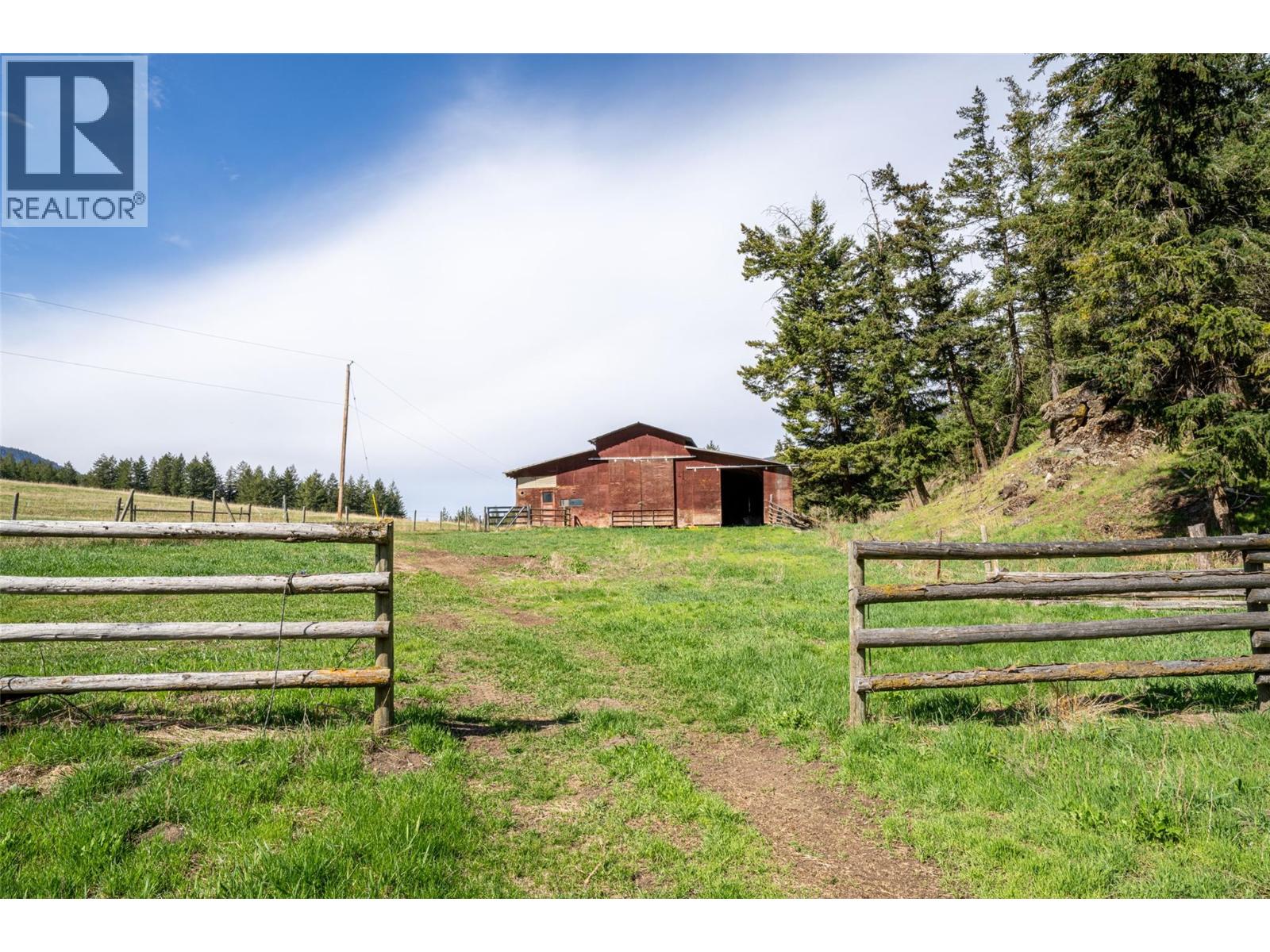 6142 Falkland Road - 11