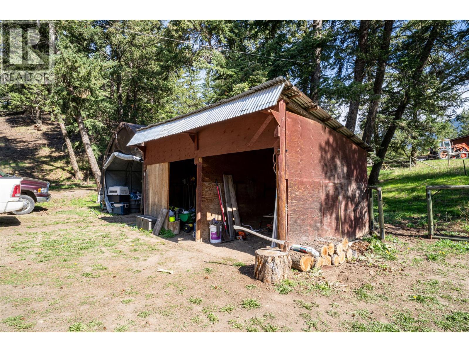 6142 Falkland Road - 14