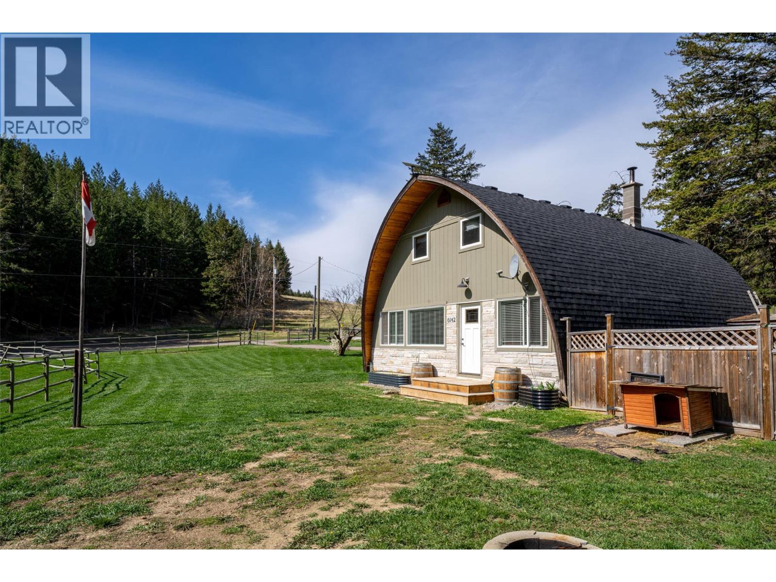 6142 Falkland Road - 6