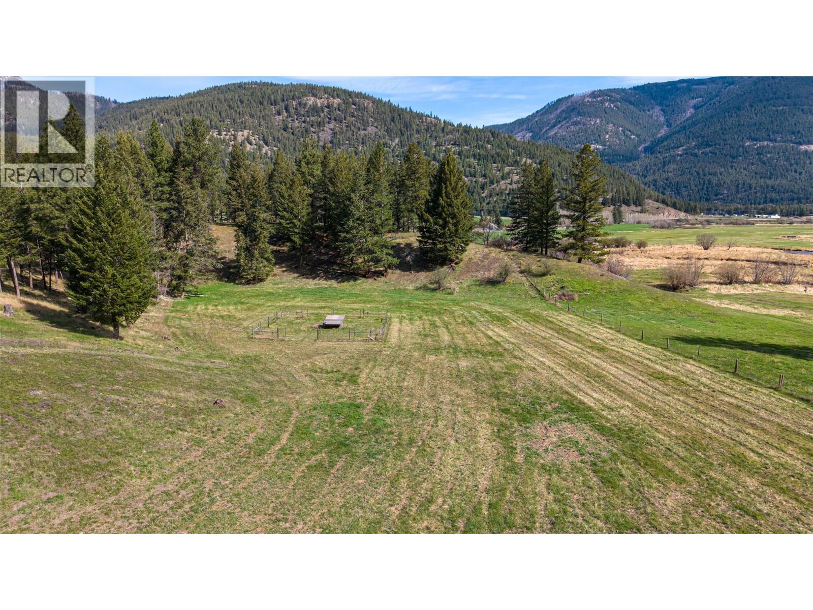 6142 Falkland Road - 73