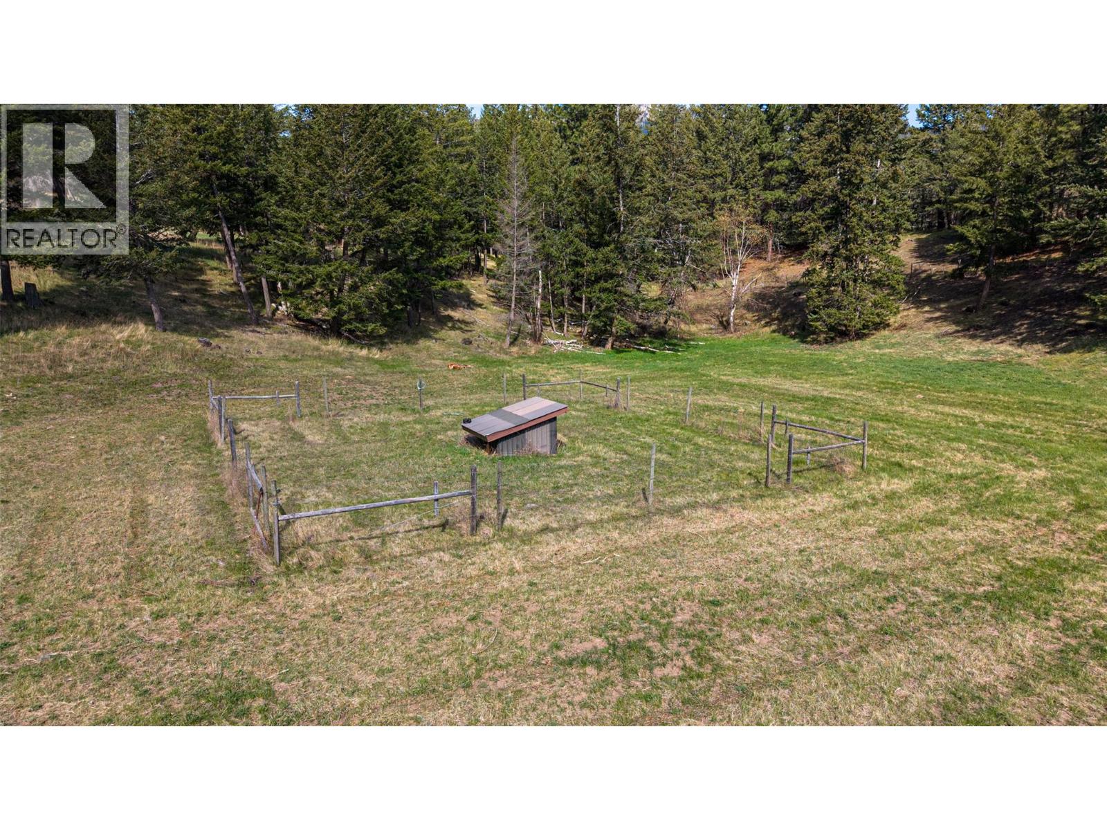 6142 Falkland Road - 74