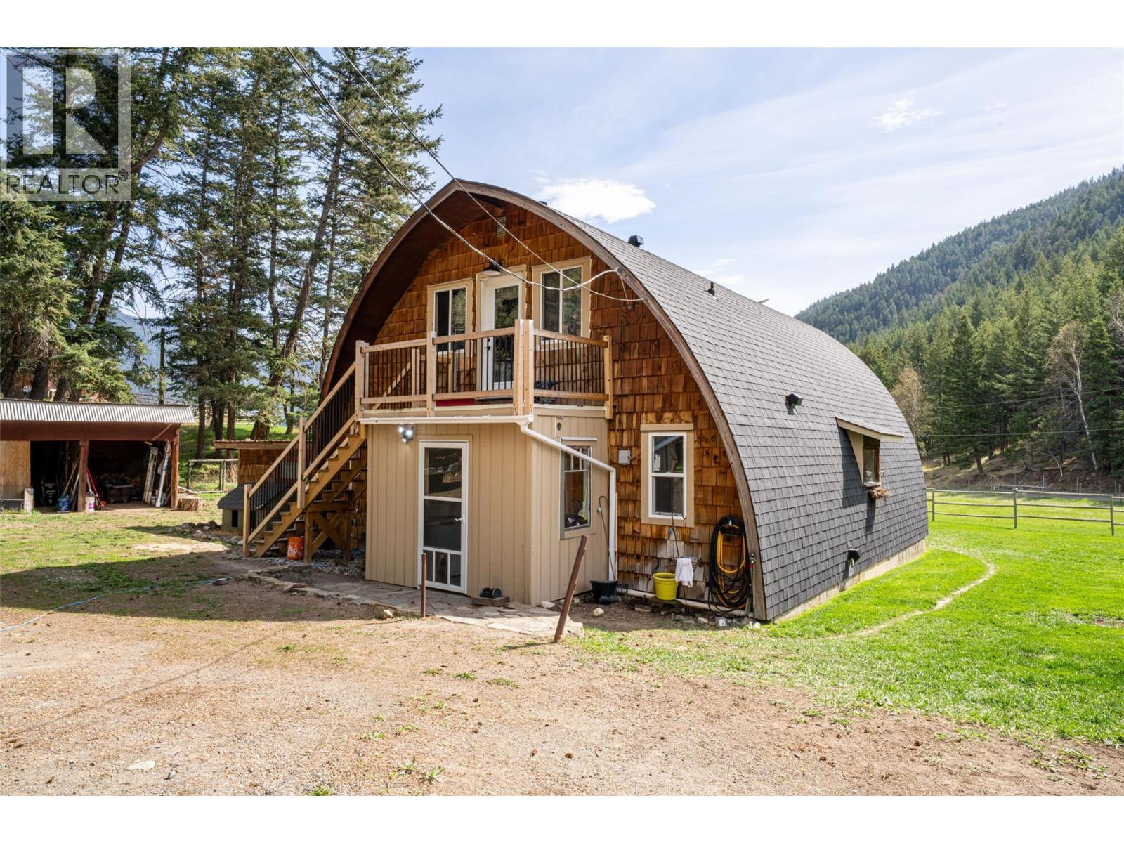 6142 Falkland Road - 7