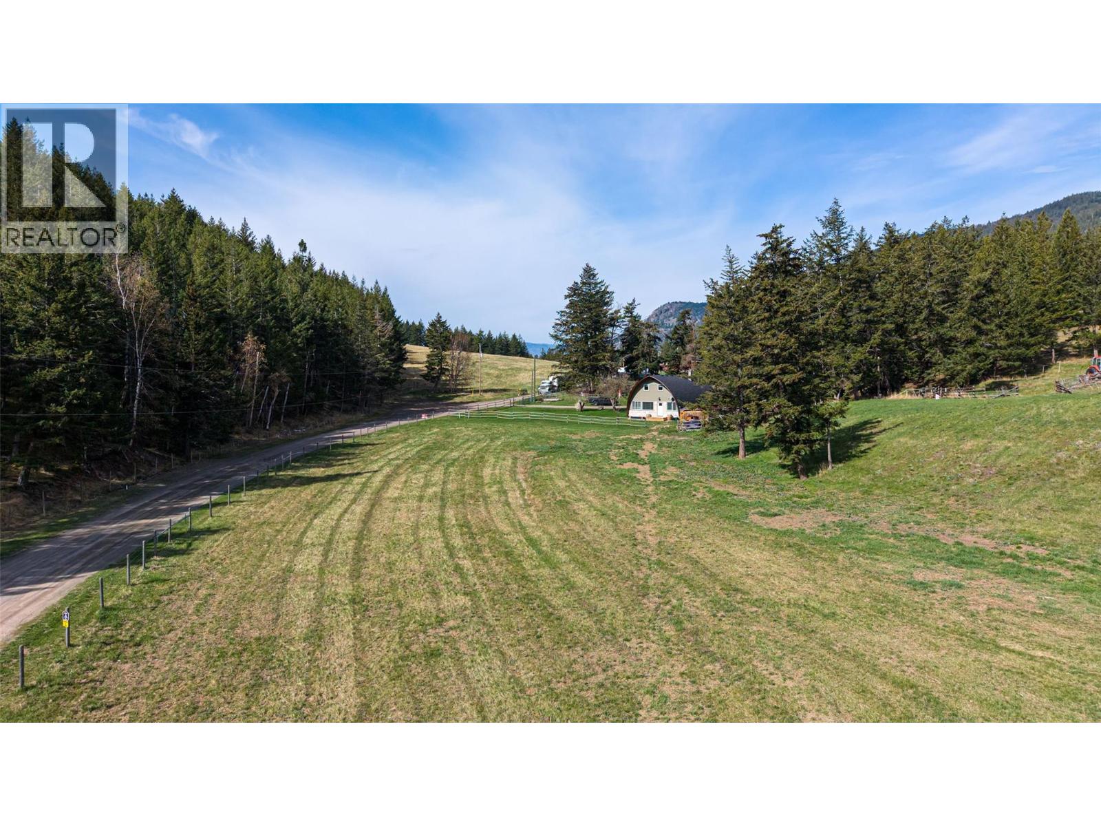 6142 Falkland Road - 75