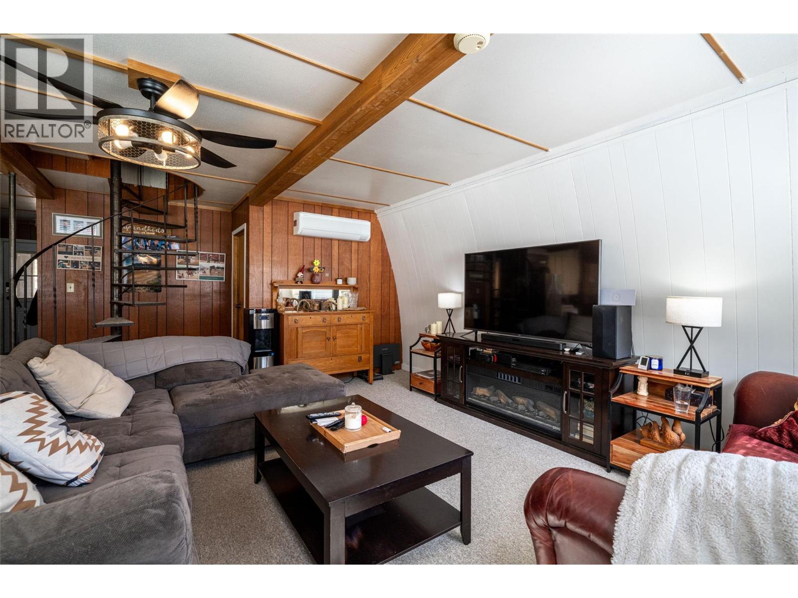 6142 Falkland Road - 37