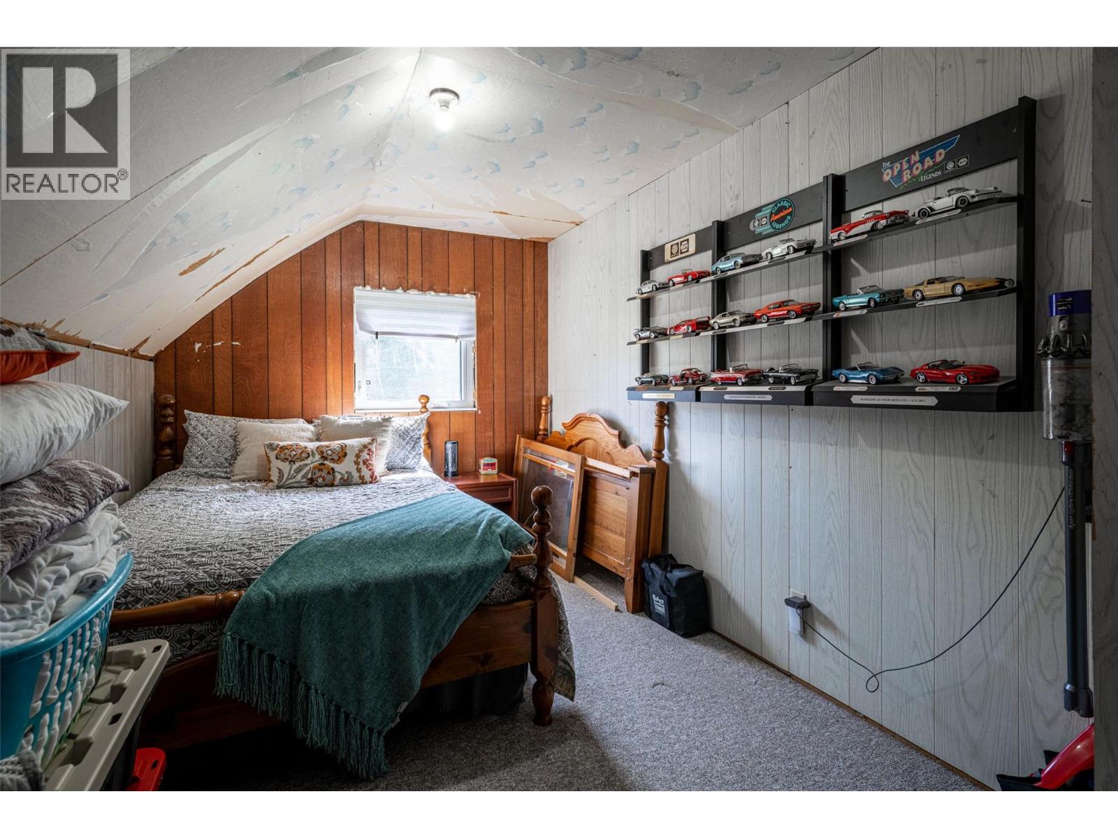 6142 Falkland Road - 53