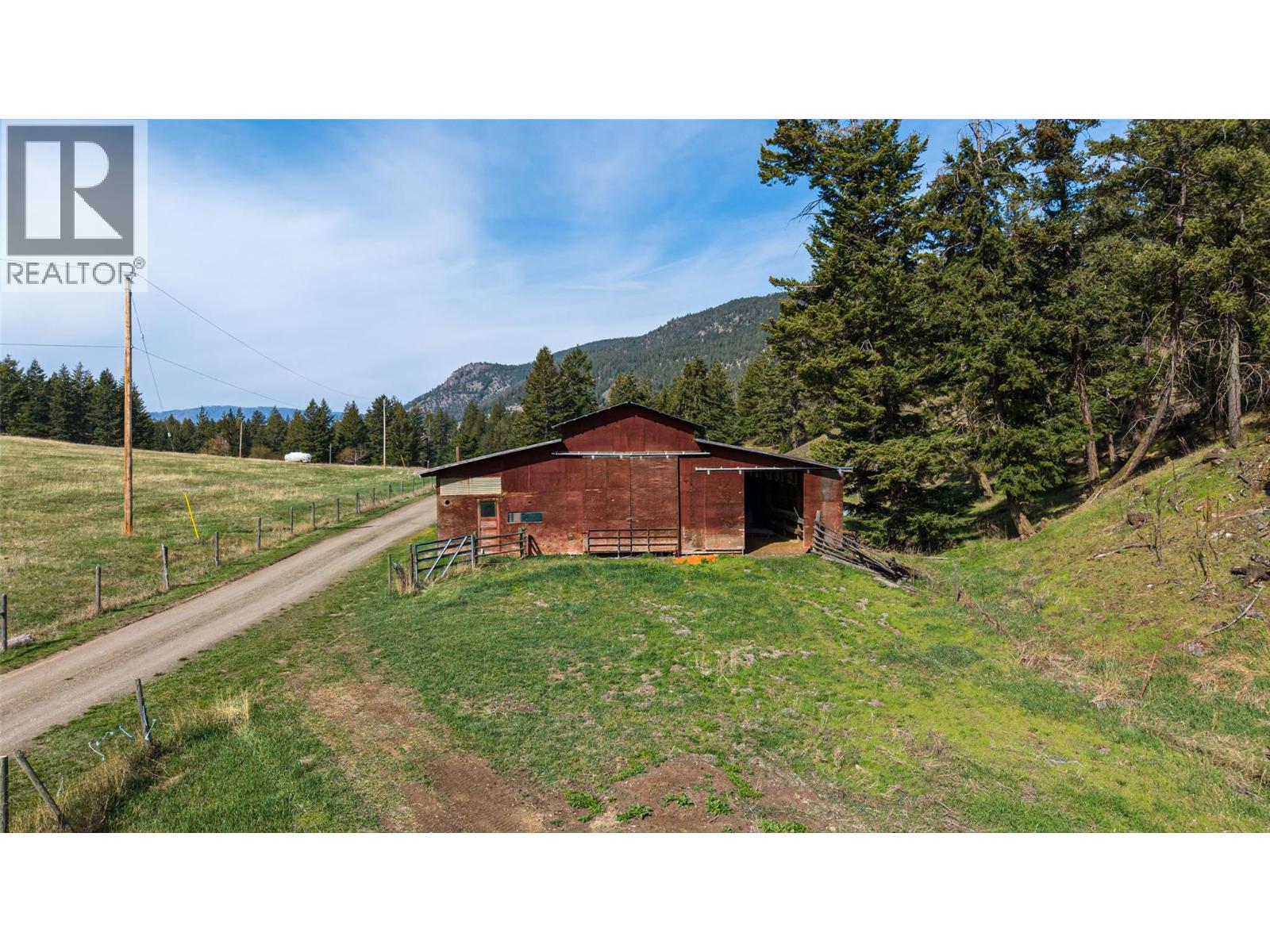 6142 Falkland Road - 64