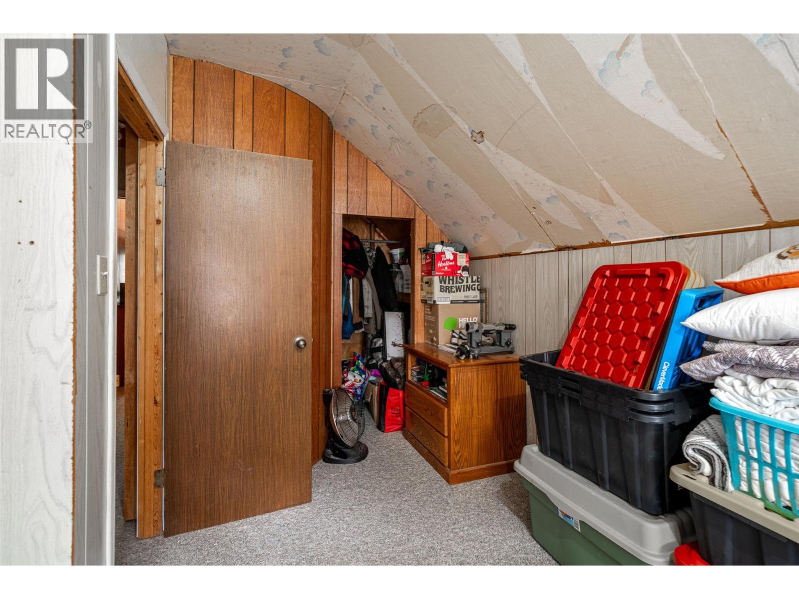 6142 Falkland Road - 54