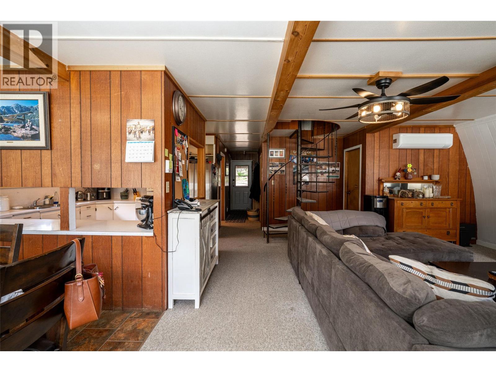 6142 Falkland Road - 38