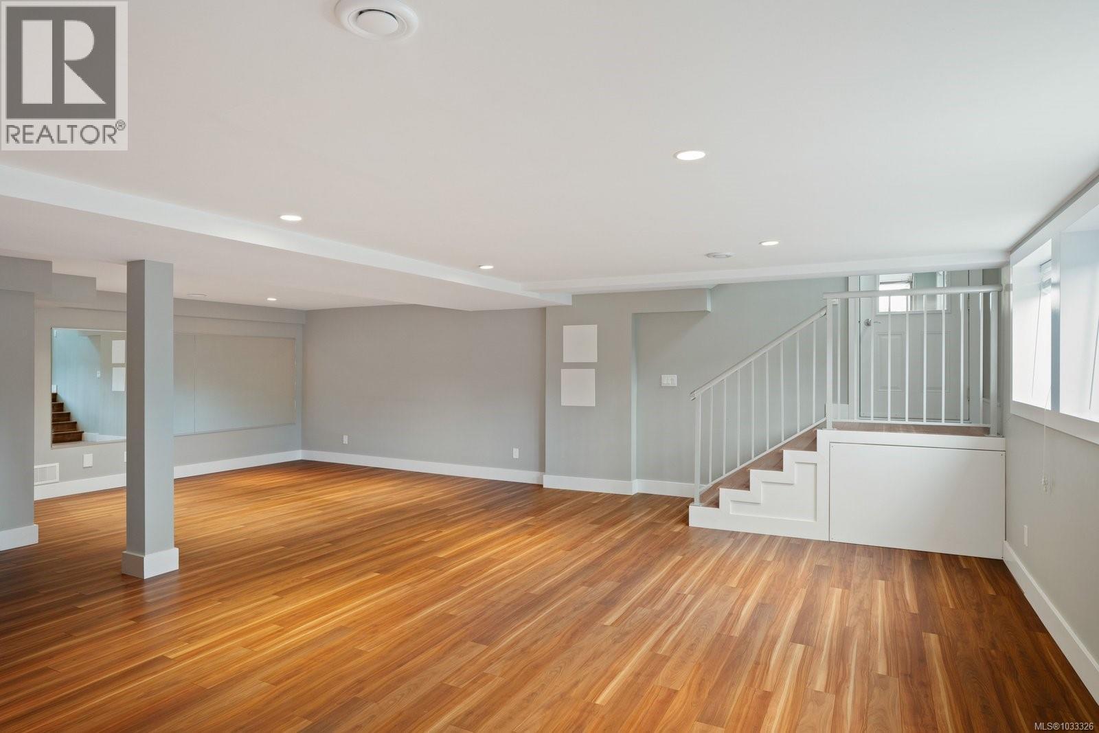 2835 Lincoln Rd - 53