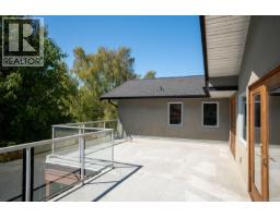 2835 Lincoln Rd, Oak Bay, BC V8R6A8 Photo 35