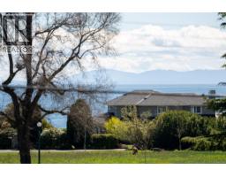 2835 Lincoln Rd, Oak Bay, BC V8R6A8 Photo 36