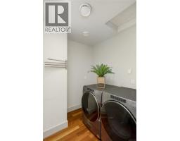 2835 Lincoln Rd, Oak Bay, BC V8R6A8 Photo 43
