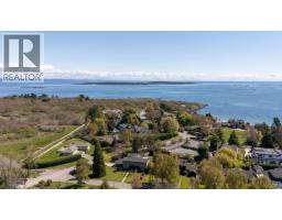2835 Lincoln Rd, Oak Bay, BC V8R6A8 Photo 44