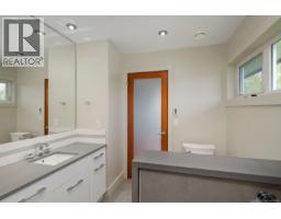 2835 Lincoln Rd, Oak Bay, BC V8R6A8 Photo 41