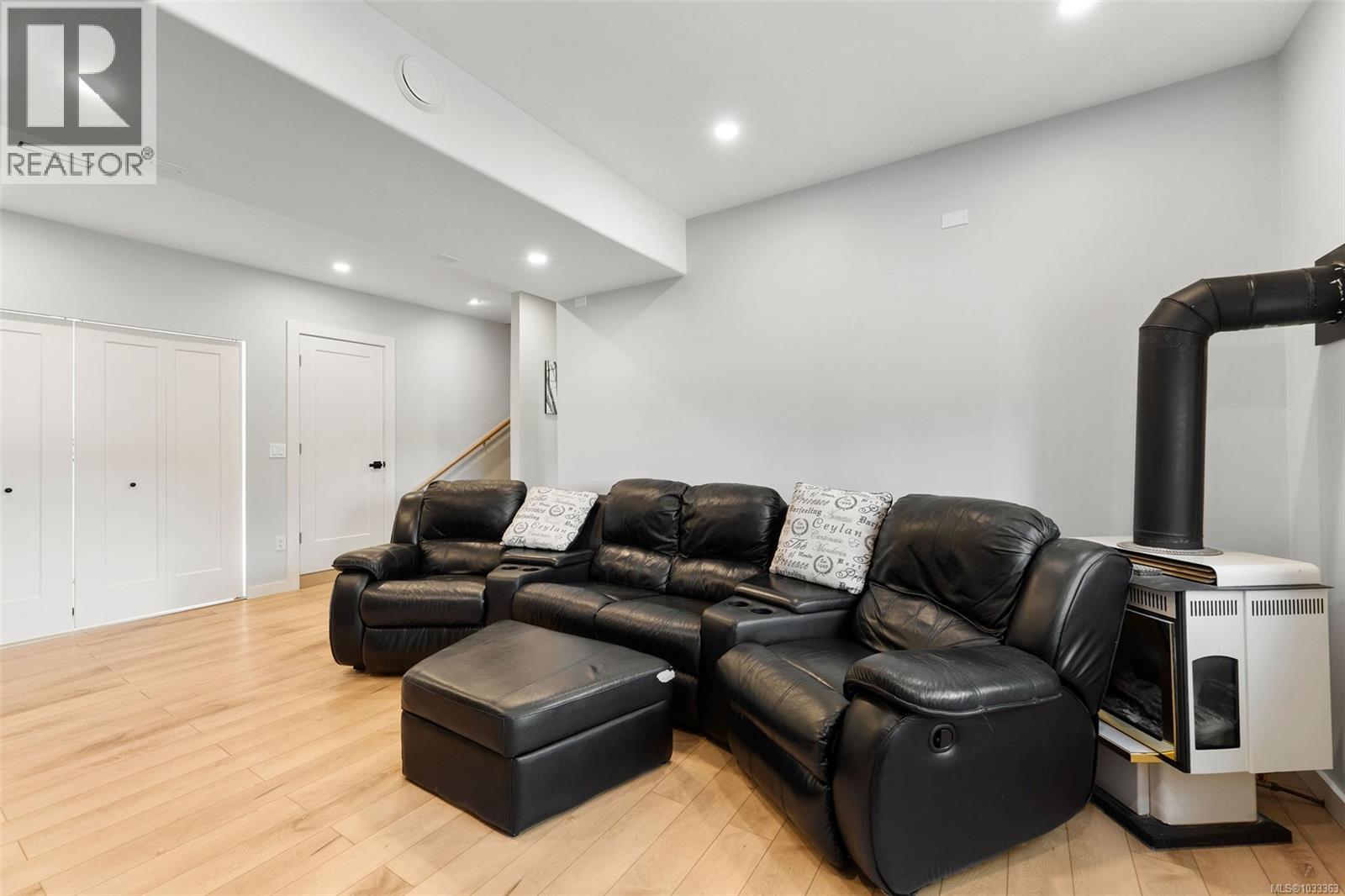 1931 Cinnabar Dr - 33