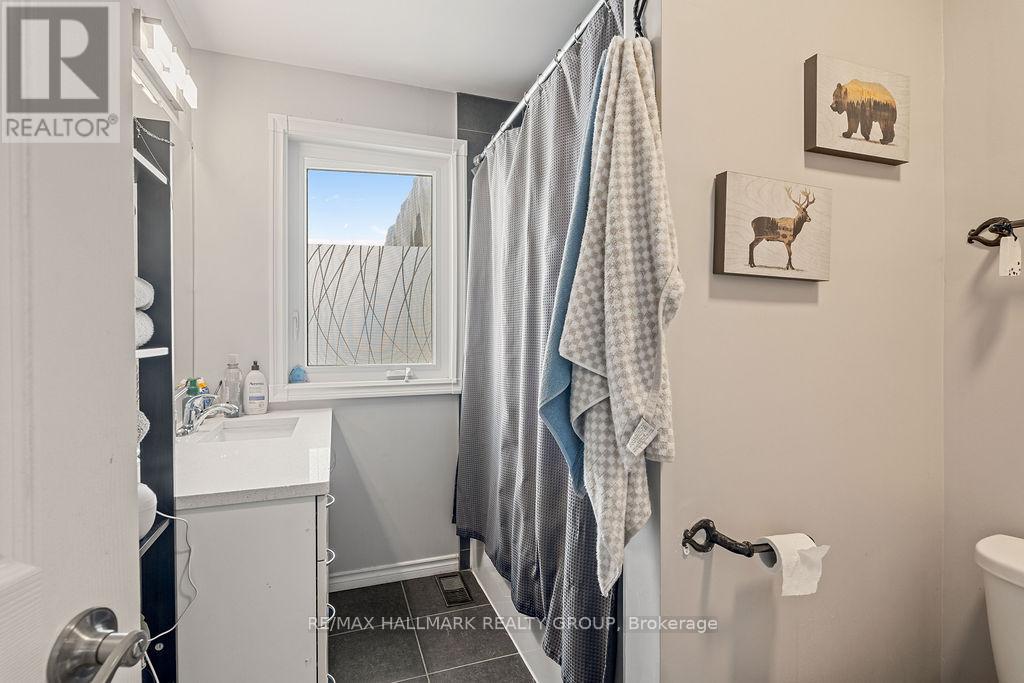 217 DOVERCOURT AVENUE — photo 15