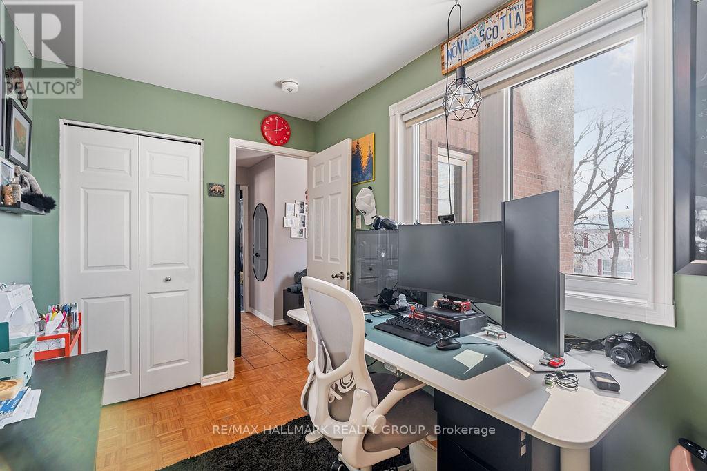 217 DOVERCOURT AVENUE - 19